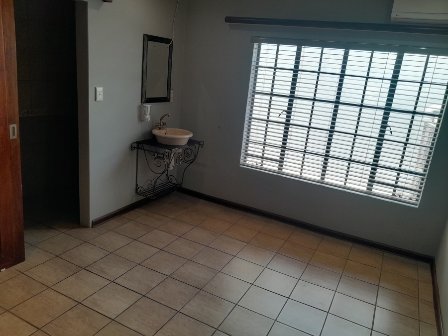11 Bedroom Property for Sale in Bodorp North West